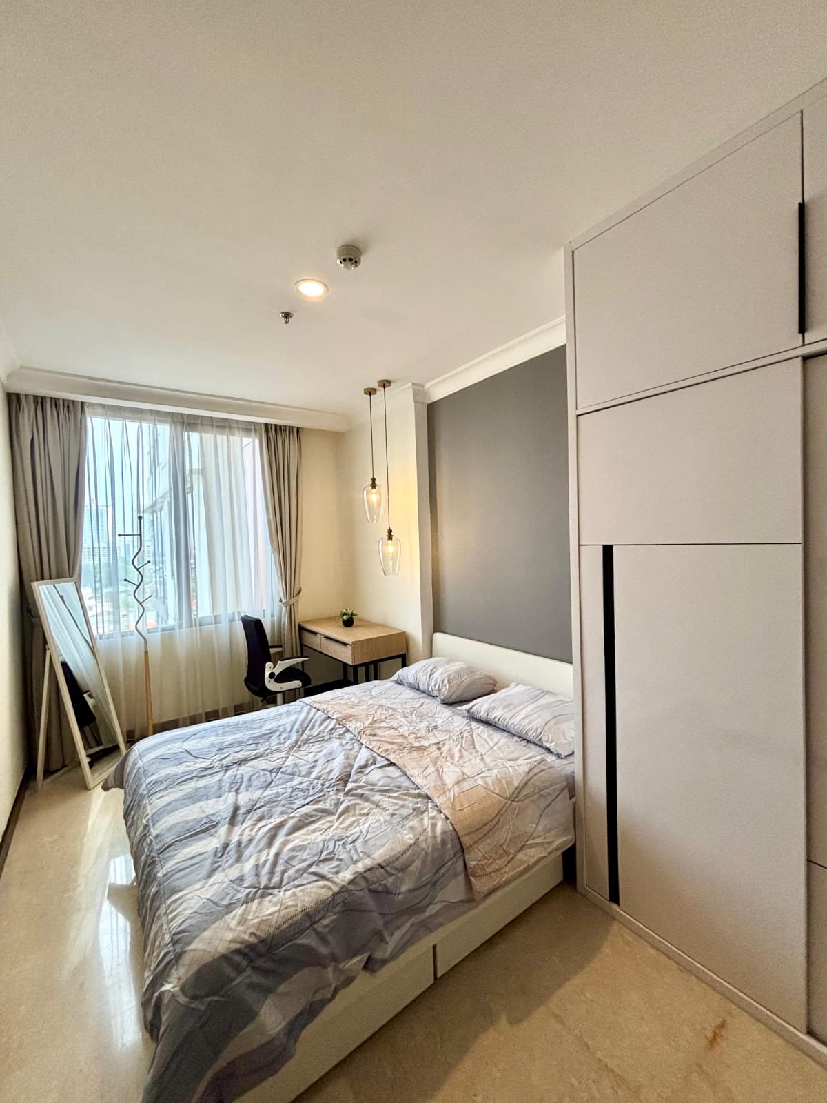 Apartemen Permata Hijau Suites 1BR Lantai 7 Full Furnish Disewakan, foto 2 dari 5