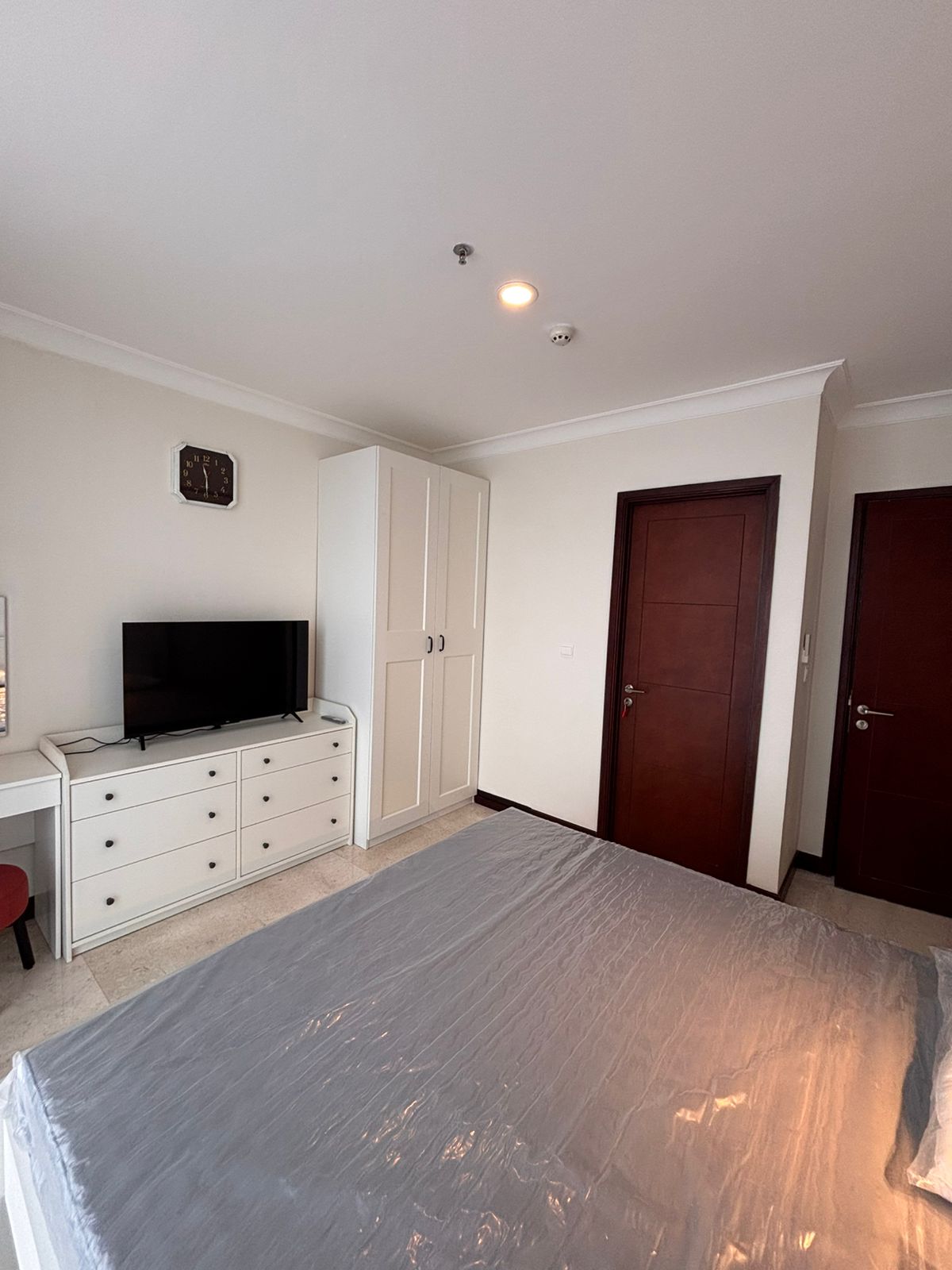 Apartemen Permata Hijau Suites 3BR Lantai 28 Full Furnish Disewakan, foto 1 dari 5