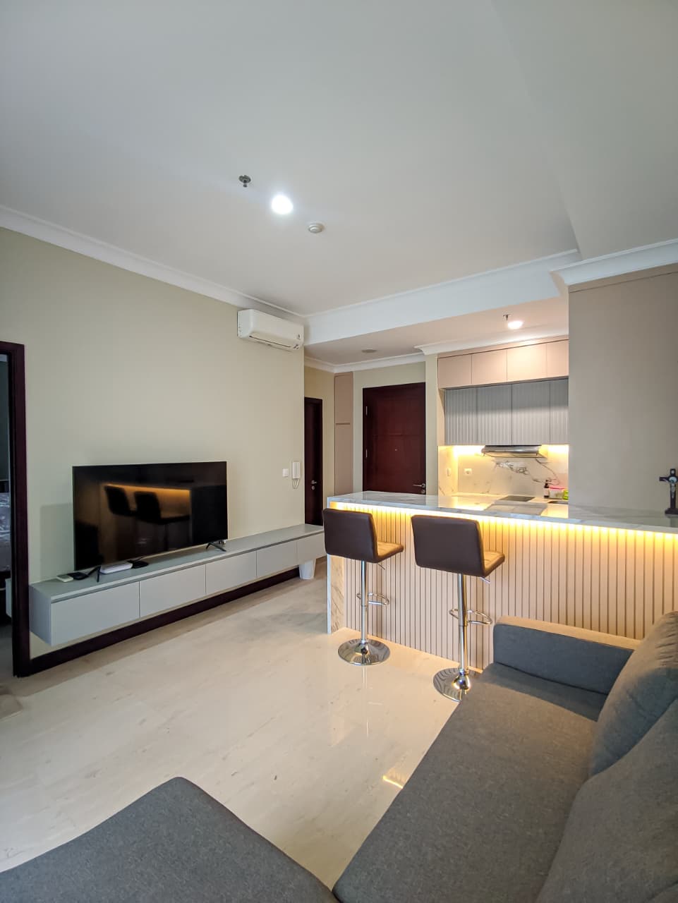 Apartemen Permata Hijau Suites 2BR Lantai 30 Full Furnish Disewakan, foto 1 dari 5
