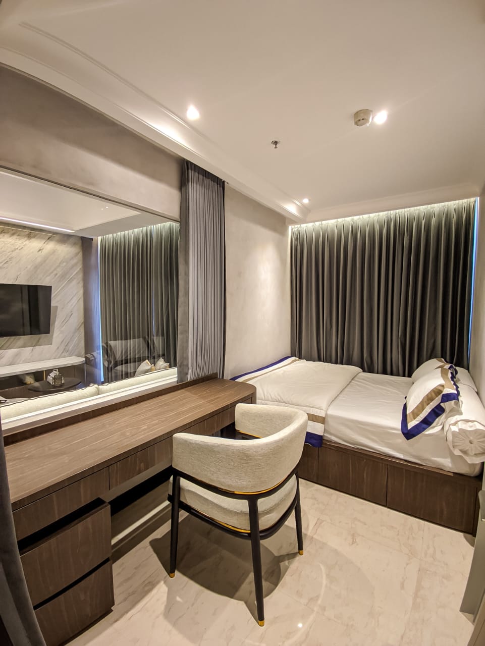 Apartemen Permata Hijau Suites 3BR Lantai 26 Full Furnish Disewakan, foto 2 dari 5