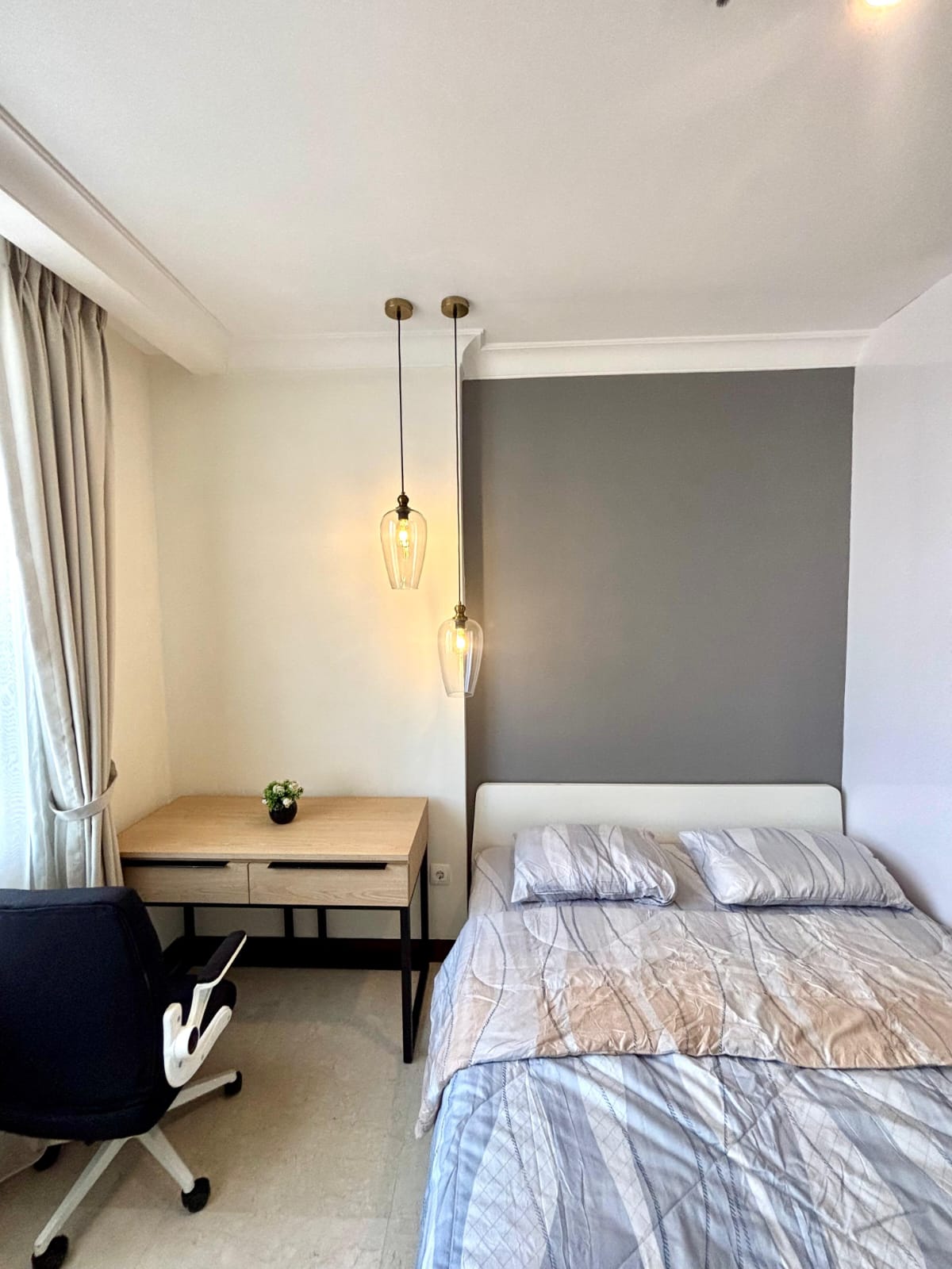 Apartemen Permata Hijau Suites 1BR Lantai 7 Full Furnish Disewakan, foto 3 dari 5
